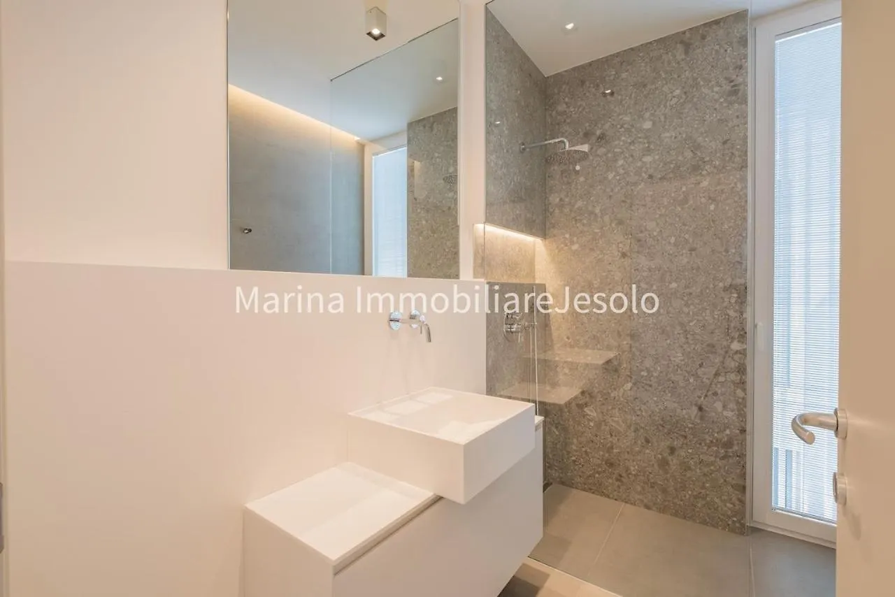 Apartment Palms Edition Lido di Jesolo Italy